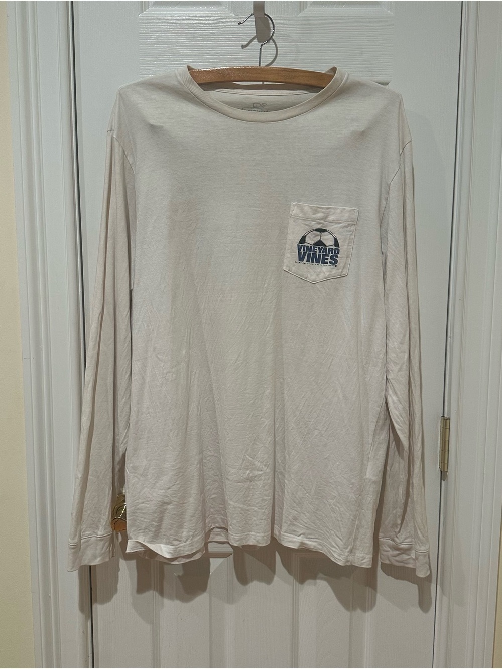 Vineyard Vines Men's Long-Sleeve White Pocket Tee with soccer Logo, Large